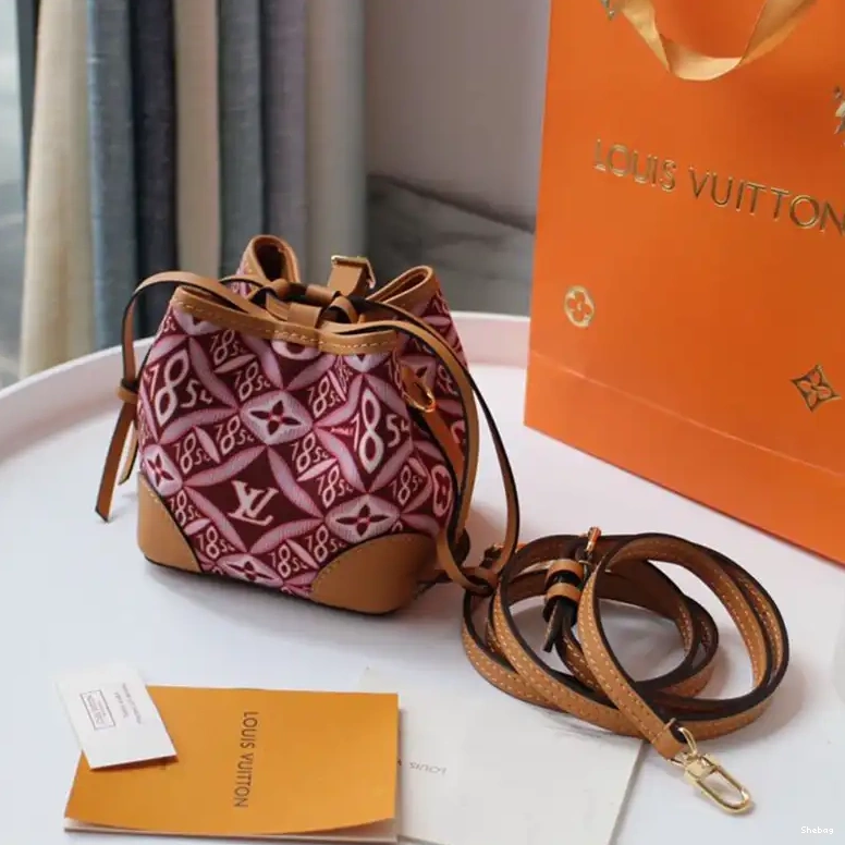 Bags LV 204B570011 0806